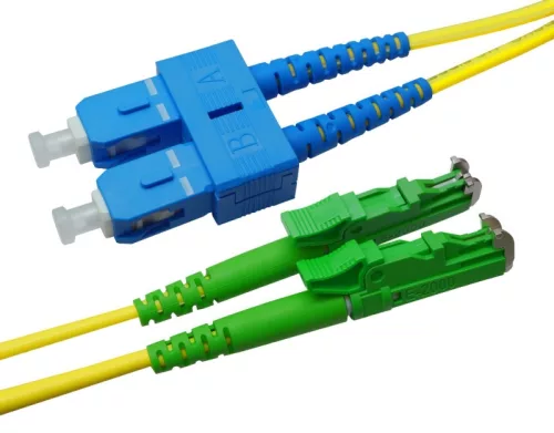 E2000/APC (R&M)-SC/UPC monomódusú duplex patch kábel, 2mm LSOH köpeny, OS2 G657.A1 szál, 1,5m