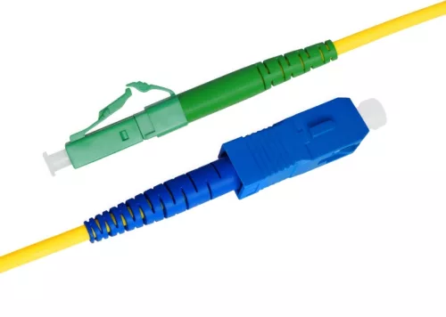 SC/UPC-LC/APC monomódusú szimplex patch kábel, 2mm LSOH köpeny, OS2 G657.A1 szál, 6m